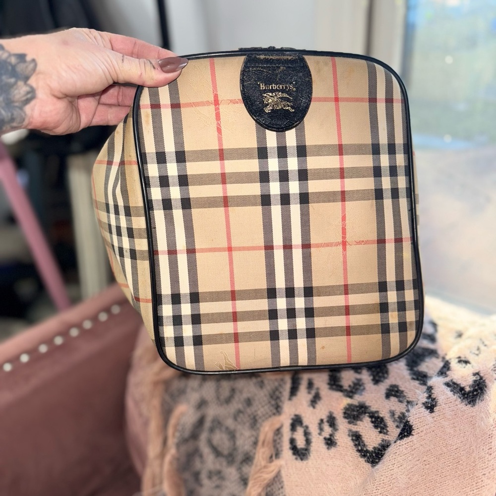 Burberry Tan and Black Check Travel Bag - Picture 2 of 8